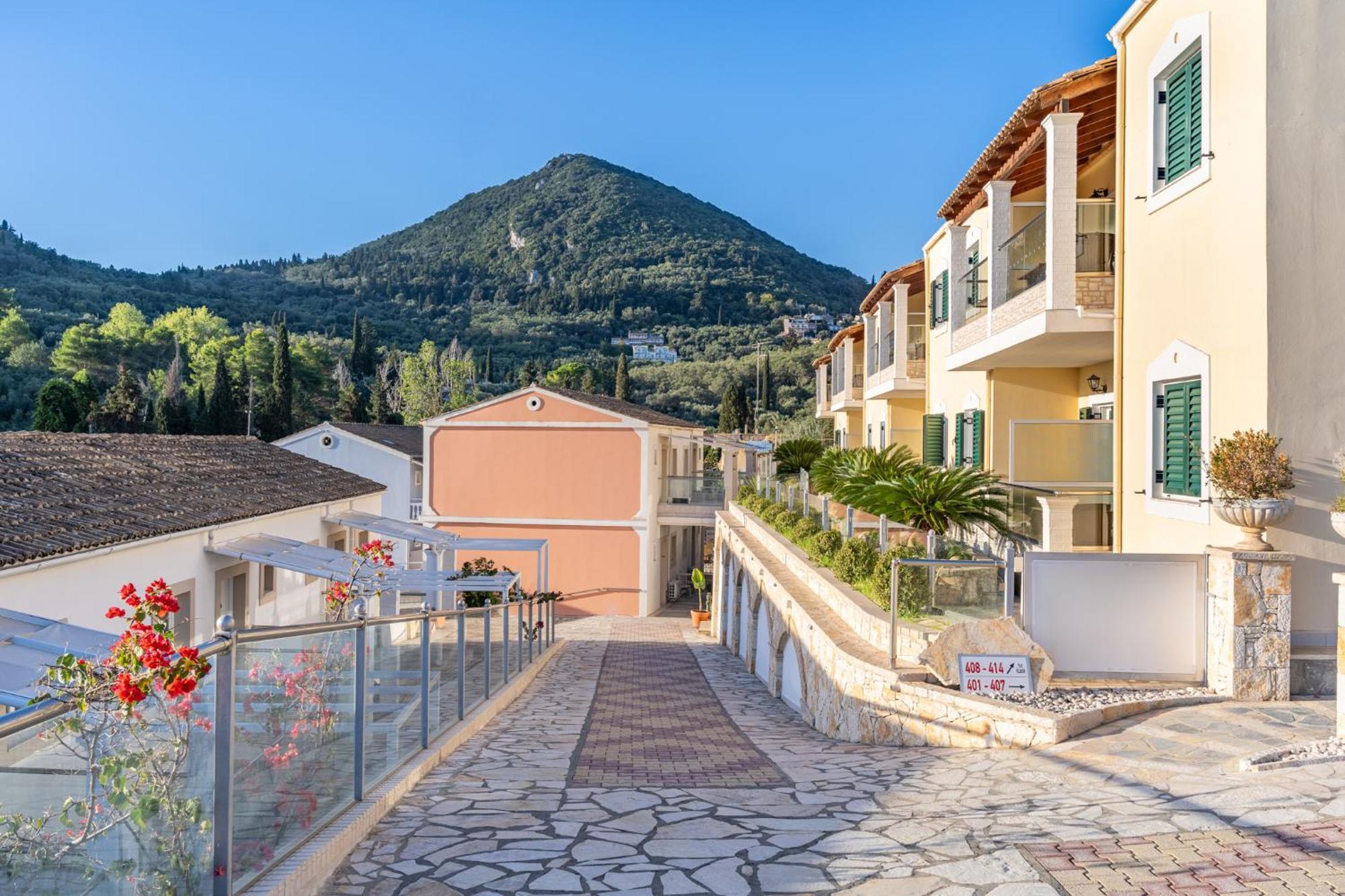 Loulass Village Aparthotel Mesongi Bagian luar foto