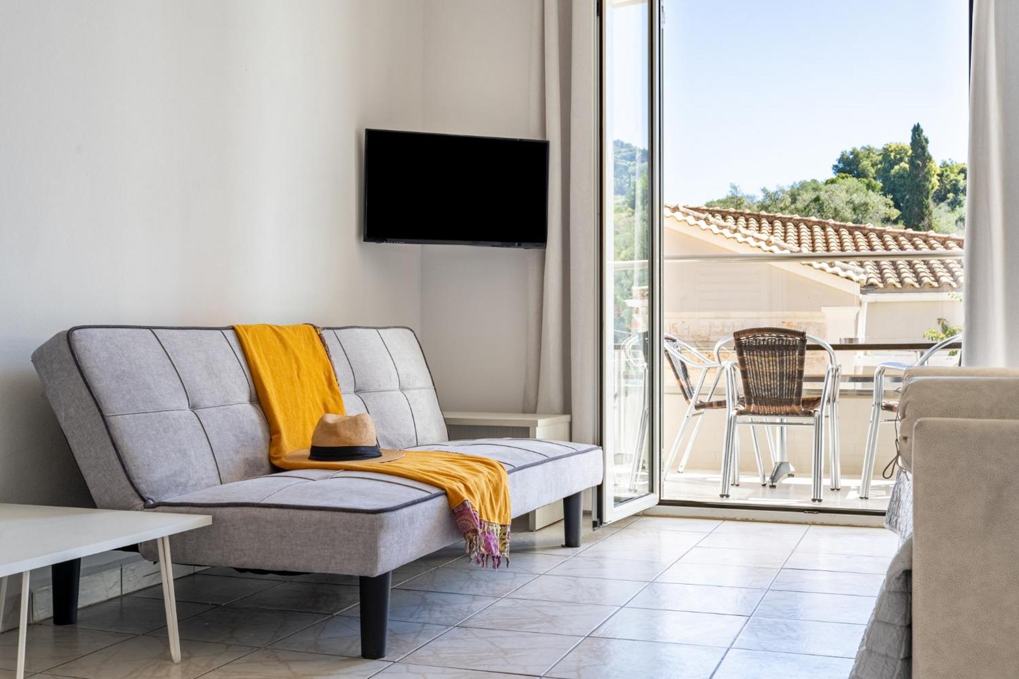 Loulass Village Aparthotel Mesongi Bagian luar foto